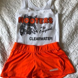 Hooters uniform